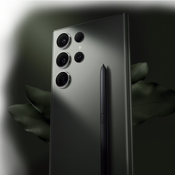 Modernus dizainas, pro lygio kamera